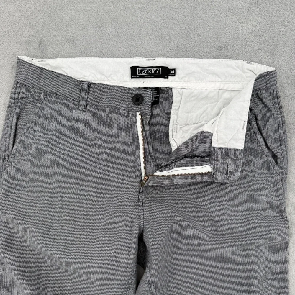 Ezekiel Mens Striped Chino Shorts Black White Pinstripe Flat Front‎ Size 34